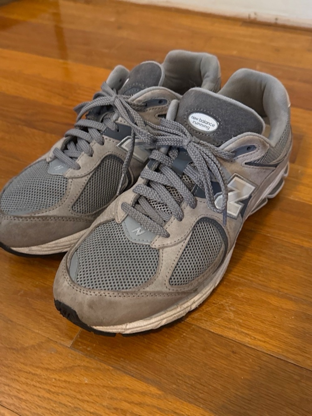 New Balance 2002r